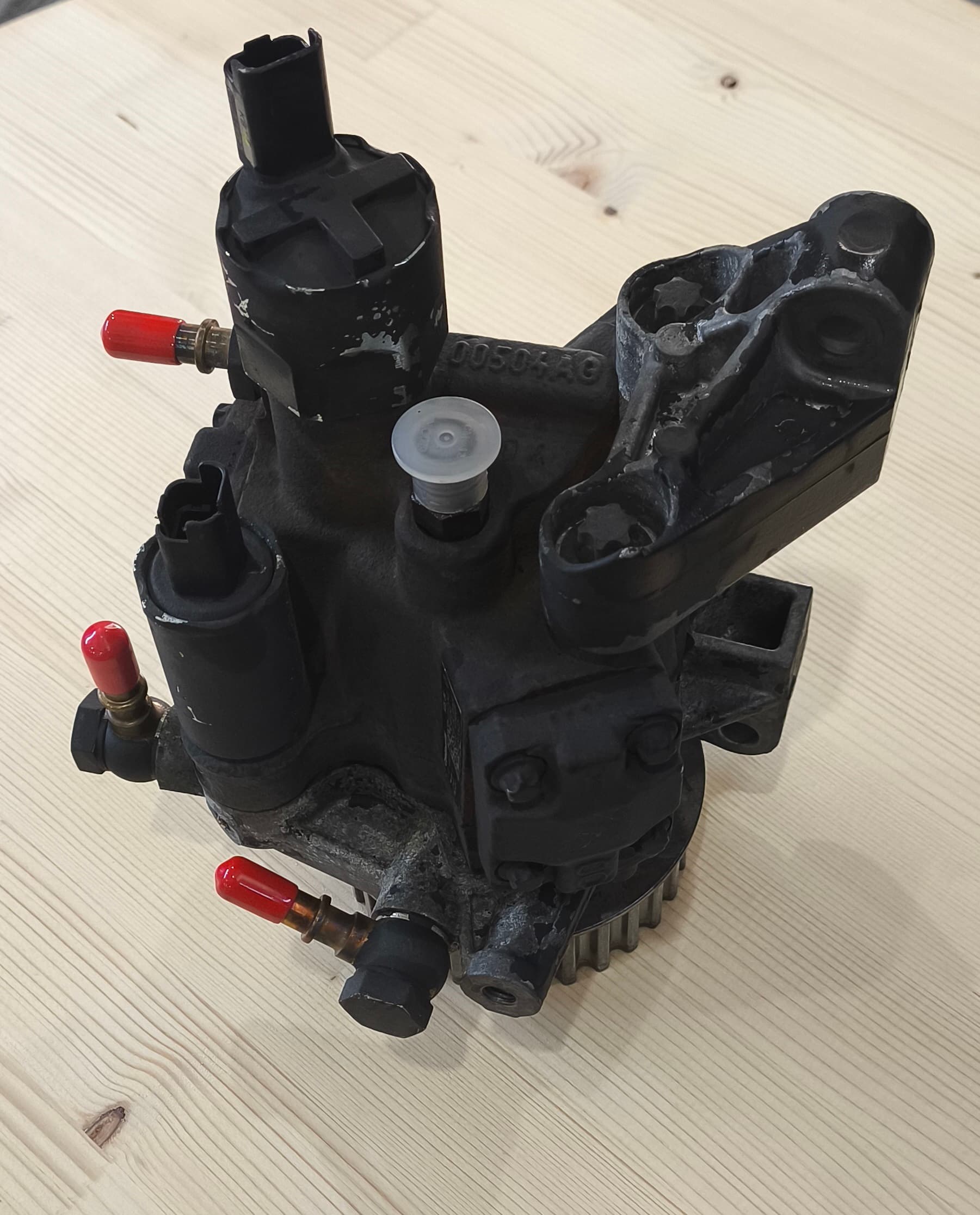 TNVD (pumpa visokog pritiska) sa remenicom 1.5 dCi — slika 1